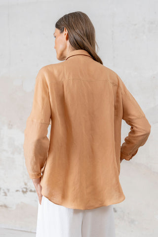 CAMISA LARGA TAPETAS TOSTADO