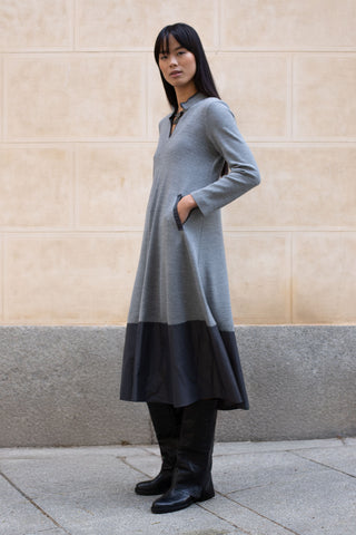 VESTIDO MARSELLA PUNTO CUELLO MAO BAJO TECNOLÓGICO