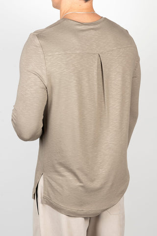 CAMISETA HOMBRE MANGA LARGA BOLSILLO RESINA